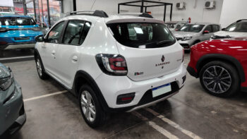 RENAULT	SANDERO STEPWAY PRIVILEGE