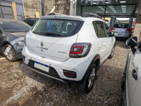 RENAULT	SANDERO STEPWAY PRIVILEGE