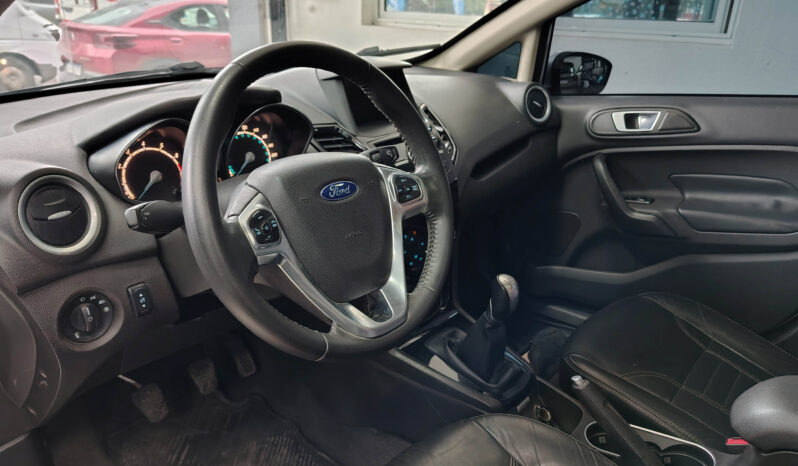FORD FIESTA KD 1.6 TITANIUM 5PTS lleno