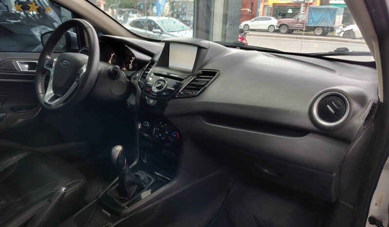 FORD FIESTA KD 1.6 TITANIUM 5PTS lleno