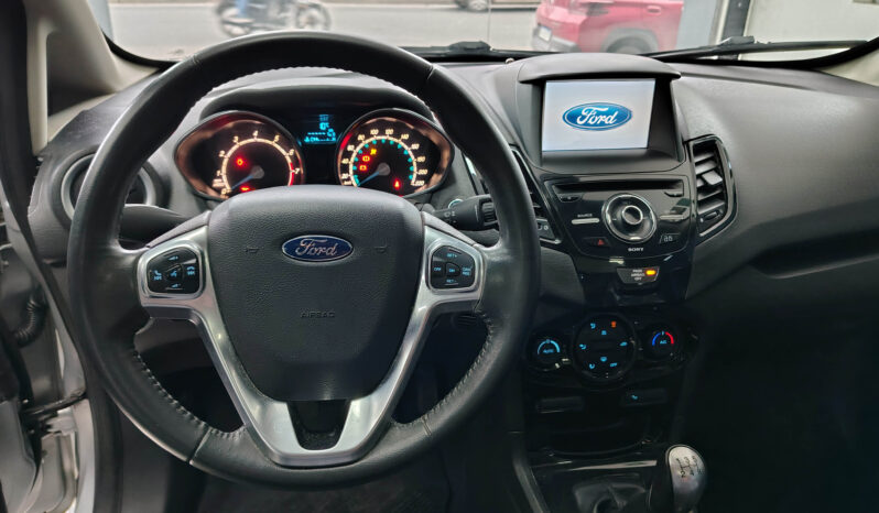 FORD FIESTA KD 1.6 TITANIUM 5PTS lleno