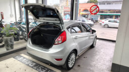 FORD FIESTA KD 1.6 TITANIUM 5PTS lleno