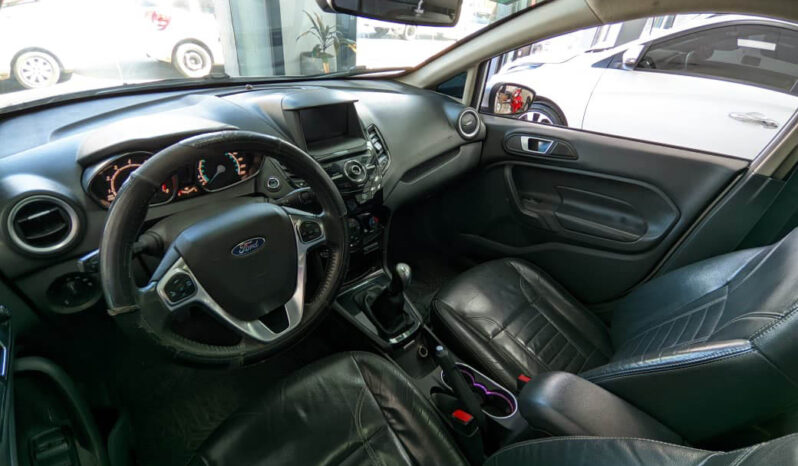 FORD FIESTA KD 1.6 TITANIUM 5PTS lleno