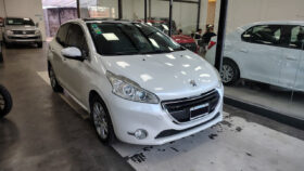 PEUGEOT	208 FELINE 1.6