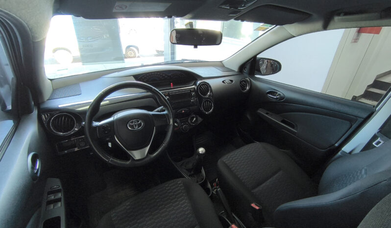 TOYOTA ETIOS XLS 1.5 5 PUERTAS lleno