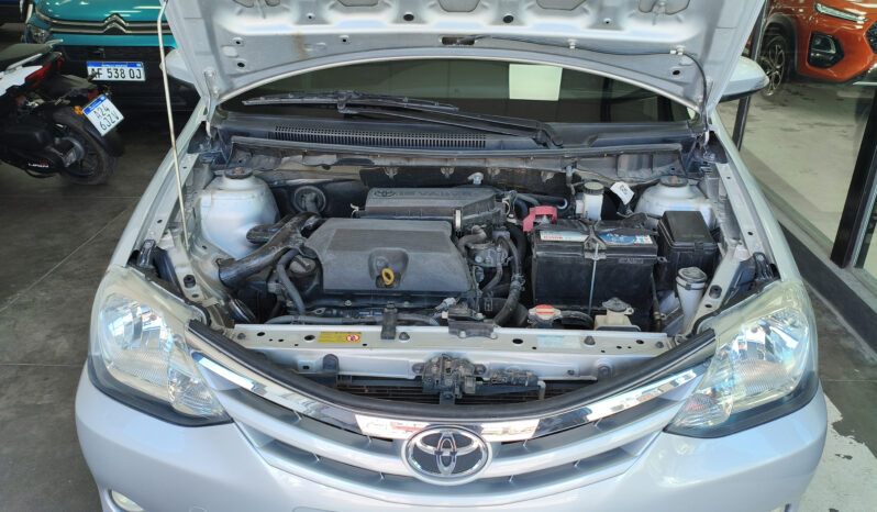 TOYOTA ETIOS XLS 1.5 5 PUERTAS lleno