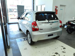 TOYOTA ETIOS XLS 1.5 5 PUERTAS lleno