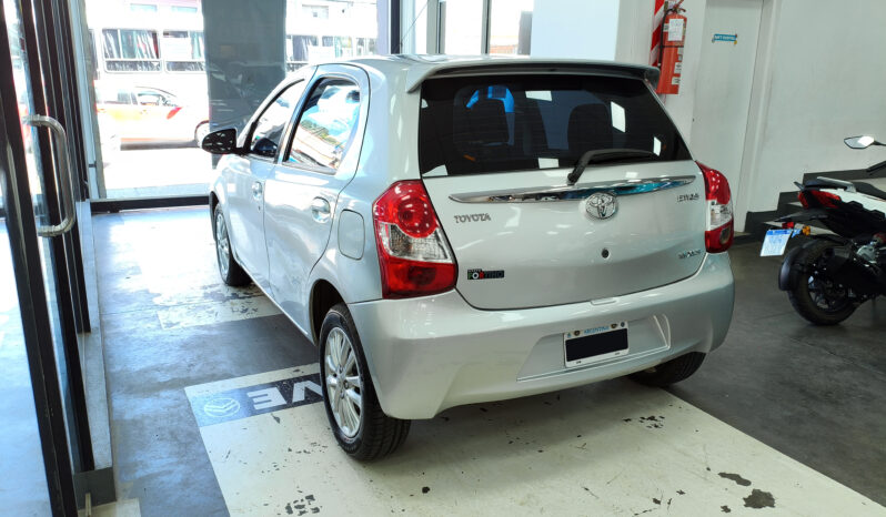 TOYOTA ETIOS XLS 1.5 5 PUERTAS lleno