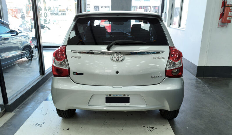 TOYOTA ETIOS XLS 1.5 5 PUERTAS lleno