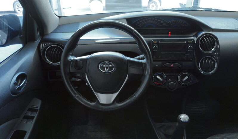 TOYOTA ETIOS XLS 1.5 5 PUERTAS lleno