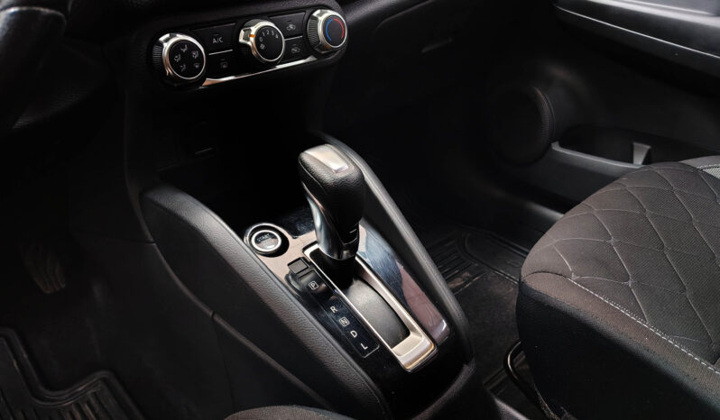 NISSAN KICKS ADVANCE CVT lleno