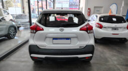 NISSAN KICKS ADVANCE CVT lleno