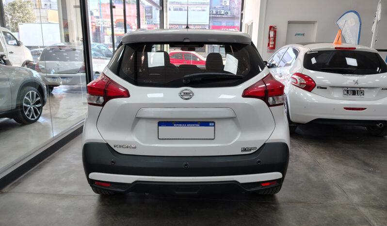 NISSAN KICKS ADVANCE CVT lleno