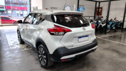 NISSAN KICKS ADVANCE CVT lleno