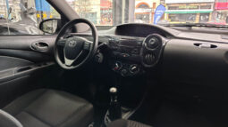 TOYOTA ETIOS X 1.5 6M/T lleno