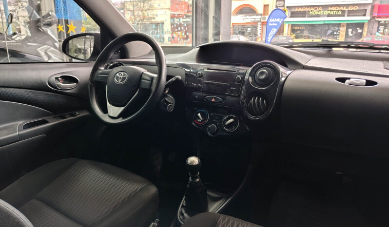 TOYOTA ETIOS X 1.5 6M/T lleno