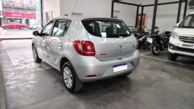 RENAULT	SANDERO PRIVILEGE