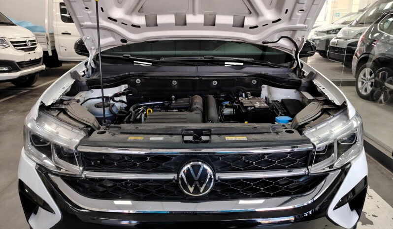 VOLKSWAGEN	TAOS HIGHLINE BI TONO 250 TSI AT lleno
