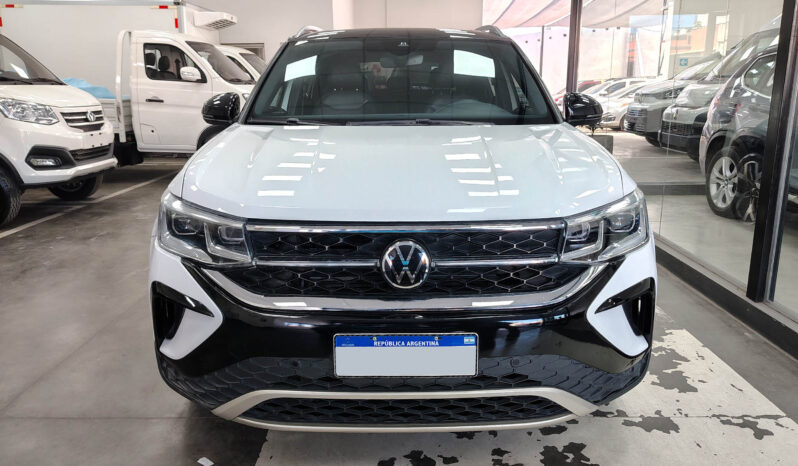 VOLKSWAGEN	TAOS HIGHLINE BI TONO 250 TSI AT lleno