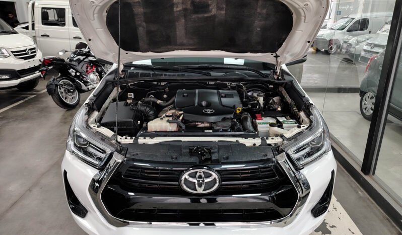 TOYOTA HILUX 4X2 DC SRV 2.8 TDI 6 AT lleno