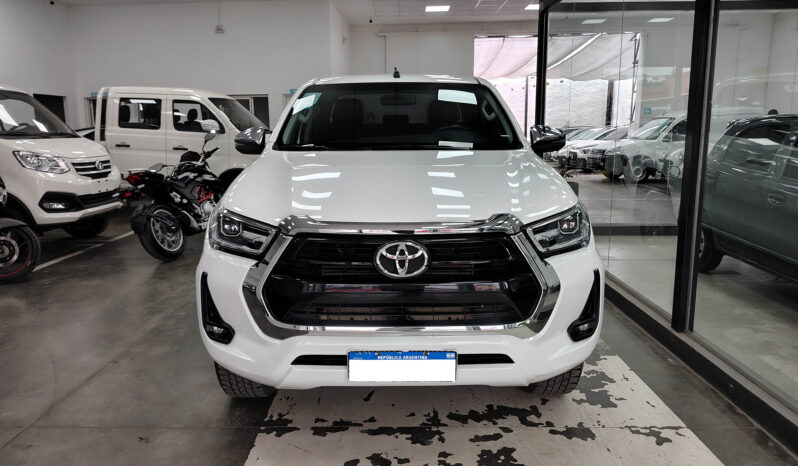 TOYOTA HILUX 4X2 DC SRV 2.8 TDI 6 AT lleno