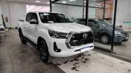 TOYOTA HILUX 4X2 DC SRV 2.8 TDI 6 AT