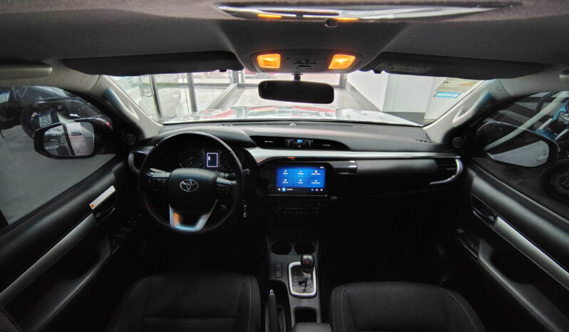 TOYOTA HILUX 4X2 DC SRV 2.8 TDI 6 AT lleno